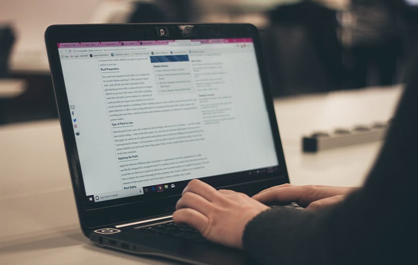 menulis essay bahasa inggris