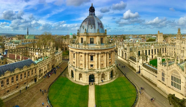 Universitas Oxford: Biaya Kuliah dan Jurusan dari Kampus Bergengsi Ini